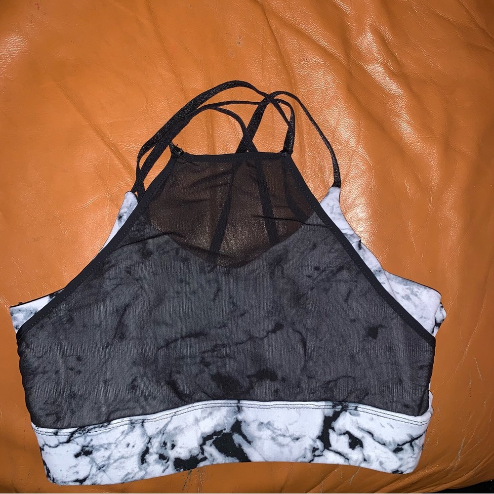 Dragon Fit Sports Bra Size Small